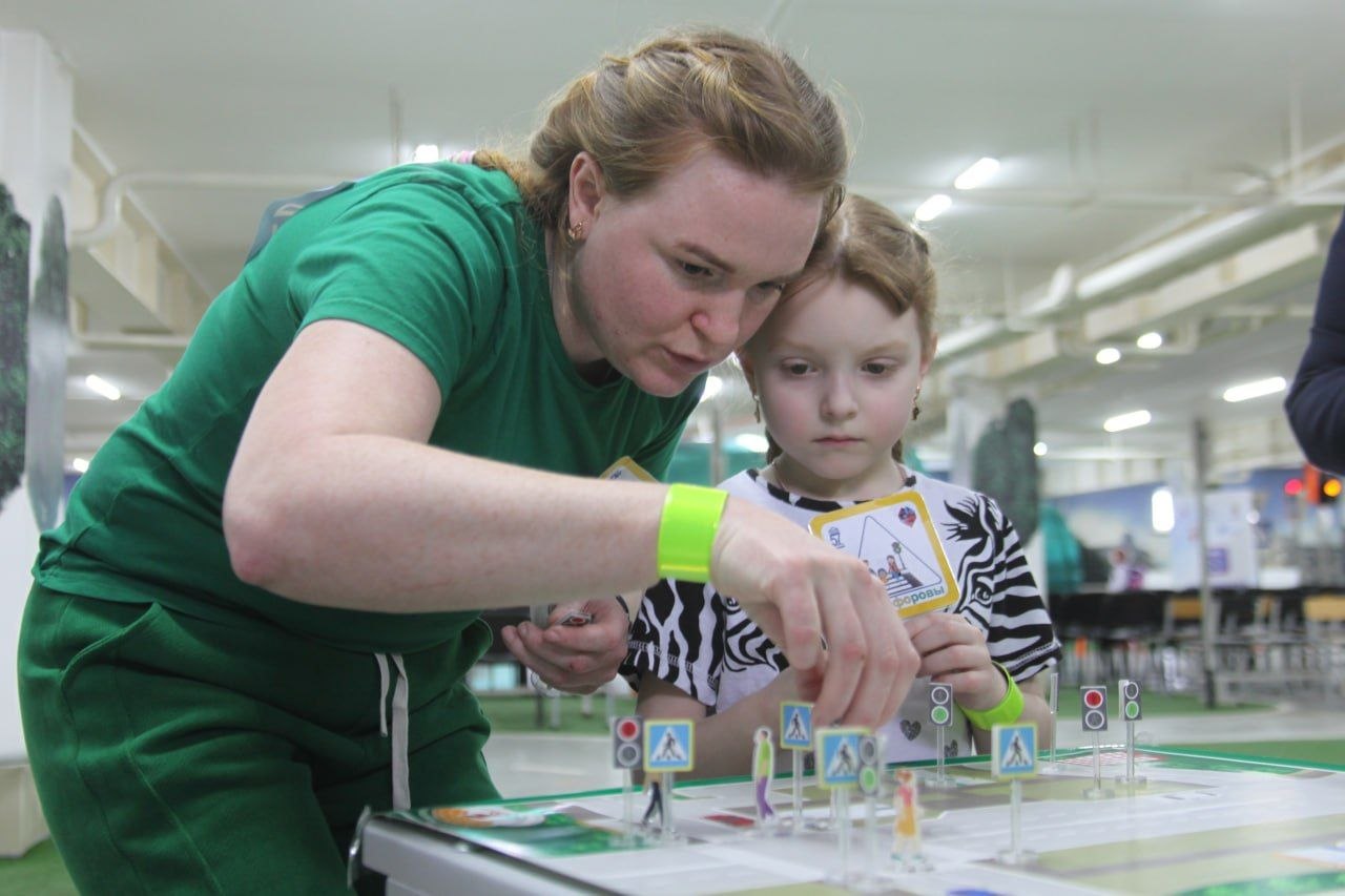 В Кузбассе подвели итоги областного конкурса «Семья за безопасность на дорогах», приуроченного к 90-летию образования Госавтоинспекции В Кузбассе подвели итоги областного конкурса «Семья за безопасность на дорогах», приуроченного к 90-летию образования Госавтоинспекции