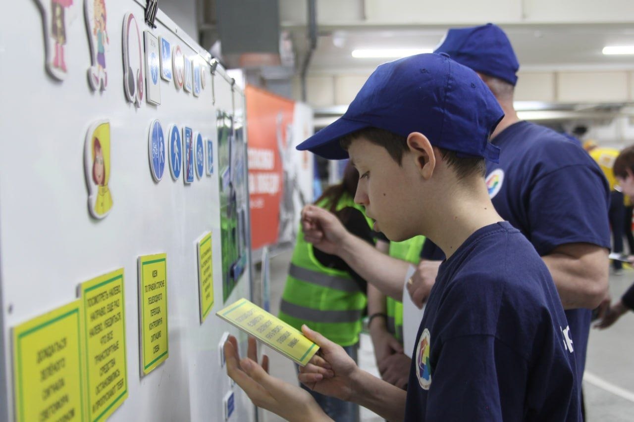 В Кузбассе подвели итоги областного конкурса «Семья за безопасность на дорогах», приуроченного к 90-летию образования Госавтоинспекции В Кузбассе подвели итоги областного конкурса «Семья за безопасность на дорогах», приуроченного к 90-летию образования Госавтоинспекции