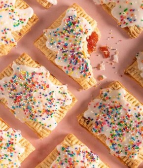 Нежные печенья с клубничным вареньем: пошаговый рецепт с глазурью