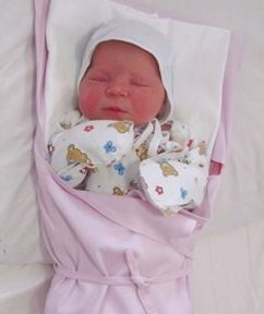 Пеленание новорожденных: традиции или необходимость?