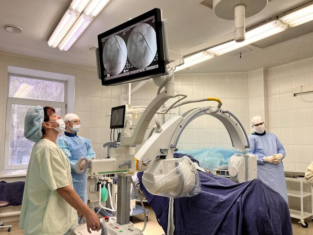 Собрали кости таза по частям