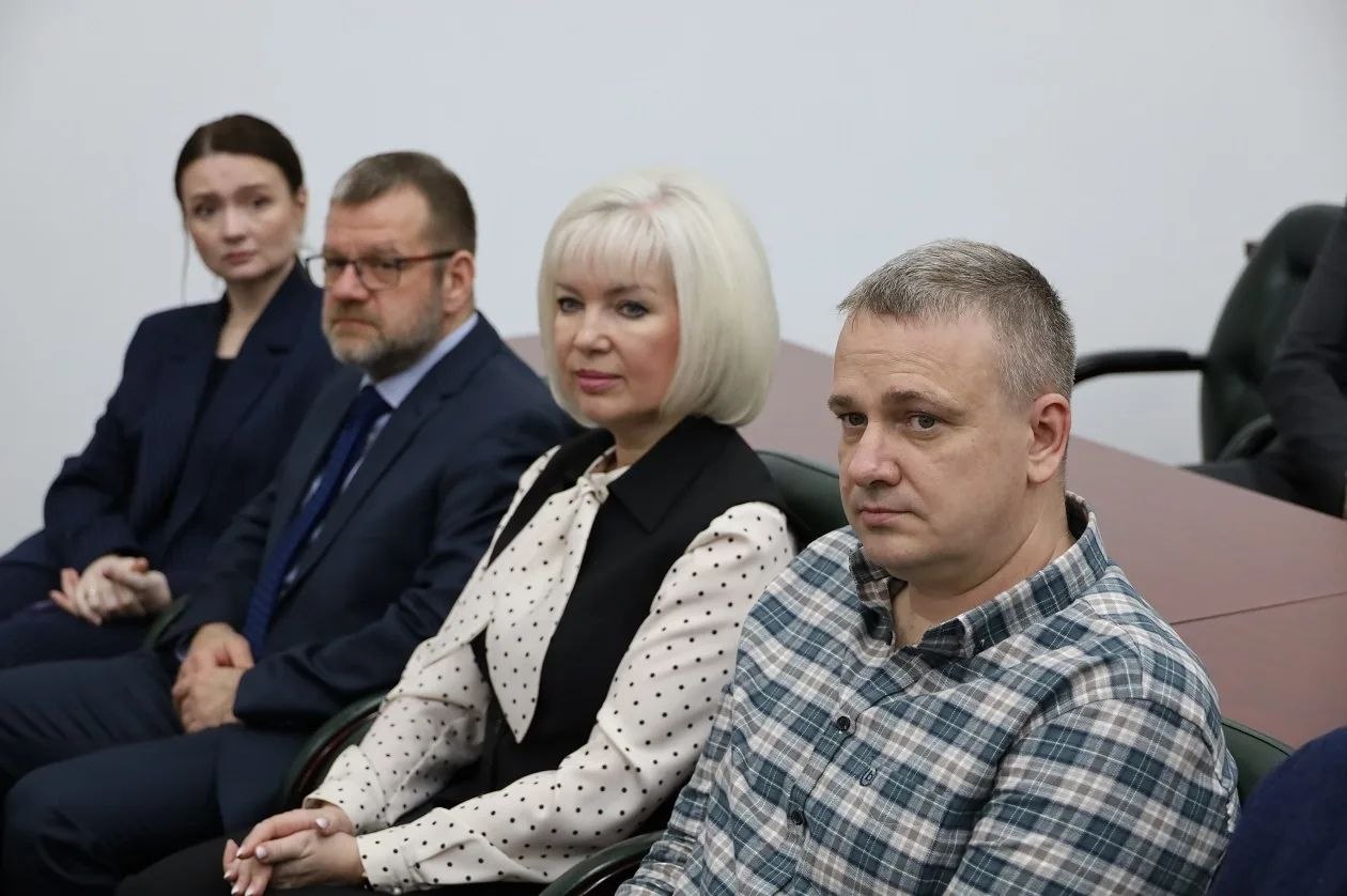 Начальник ГУ МВД России по Кемеровской области – Кузбассу Геннадий Корниенко выступил перед депутатами с отчетом о работе органов внутренних дел региона Начальник ГУ МВД России по Кемеровской области – Кузбассу Геннадий Корниенко выступил перед депутатами с отчетом о работе органов внутренних дел региона