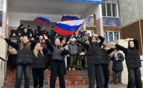 Ученики и педагоги школы №95 на ФПК приняли активное участие в первом Всекузбасском субботнике этой весны