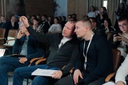 Дмитрий Анисимов: На выходных остался под большим впечатлением от защиты проектов в рамках интенсива «Интерактивные фасады и входные группы»