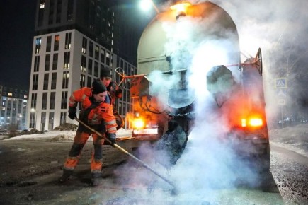 Дмитрий Анисимов: Продолжаем ямочный ремонт кемеровских дорог литой асфальтобетонной смесью