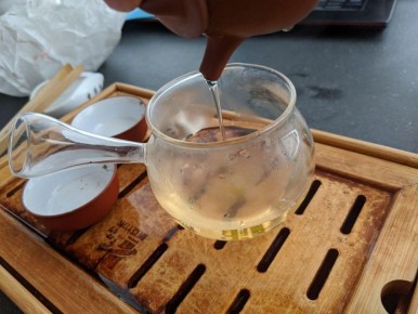 Зачем азиаты сливают первую заварку чая? Разбираемся с мифами и реальностью