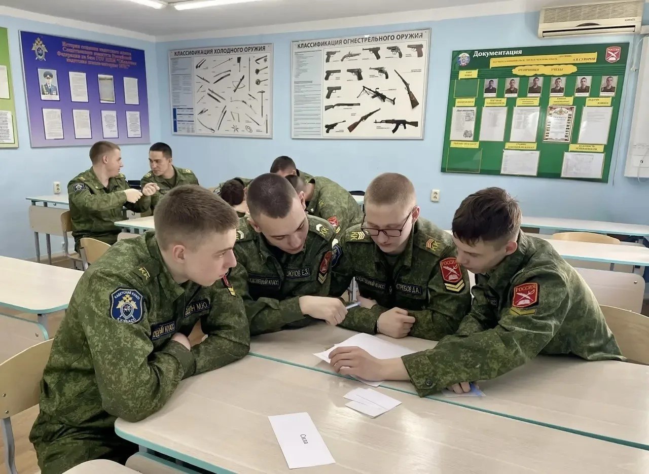 Сотрудники СК России по Кузбассу провели для кадет интеллектуальную игру, приуроченную к Всемирному дню здоровья