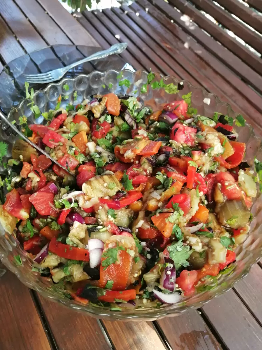 Осенний вечер на Кубани: вкусный ужин под виноградной лозой