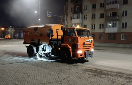 Весенняя уборка города продолжается