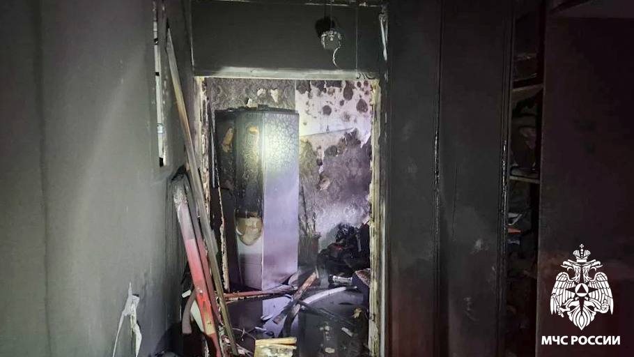 В Новокузнецке сотрудники. МЧС России спасли людей из многоэтажного жилого дома В Новокузнецке сотрудники. МЧС России спасли людей из многоэтажного жилого дома