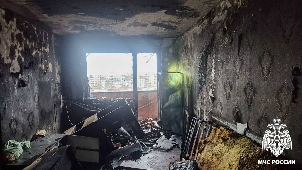 В Новокузнецке сотрудники. МЧС России спасли людей из многоэтажного жилого дома В Новокузнецке сотрудники. МЧС России спасли людей из многоэтажного жилого дома