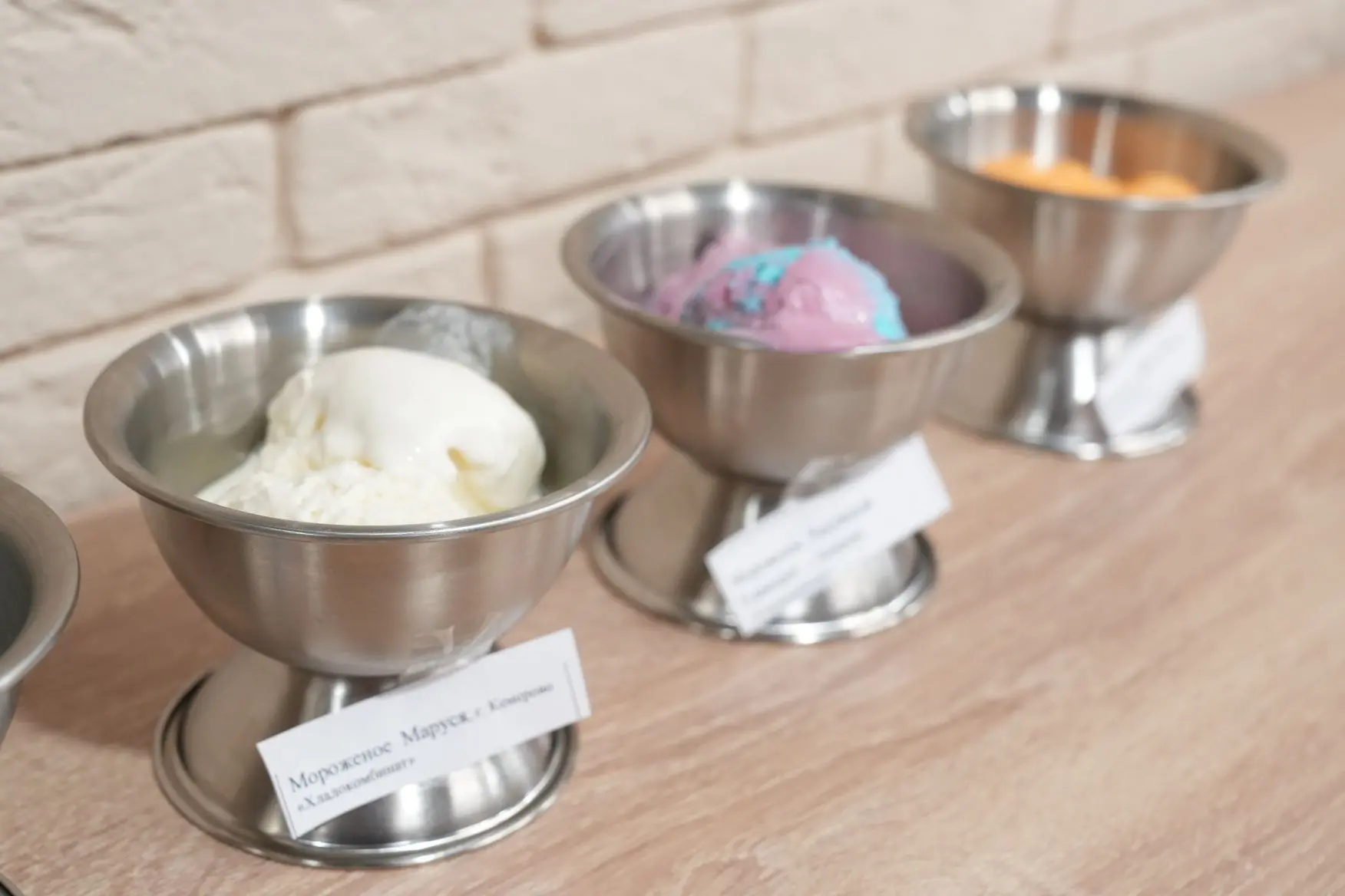 Дмитрий Анисимов: Вот так будут выглядеть креманки для мороженого в кафе, которое откроем этим летом в самолёте "Антошка"