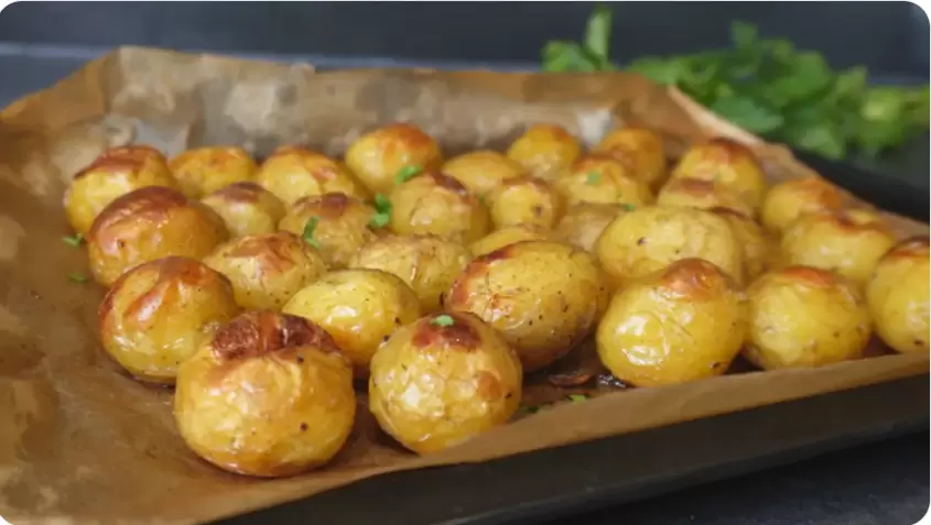 Запеченный картофель в бумаге: быстро и просто!