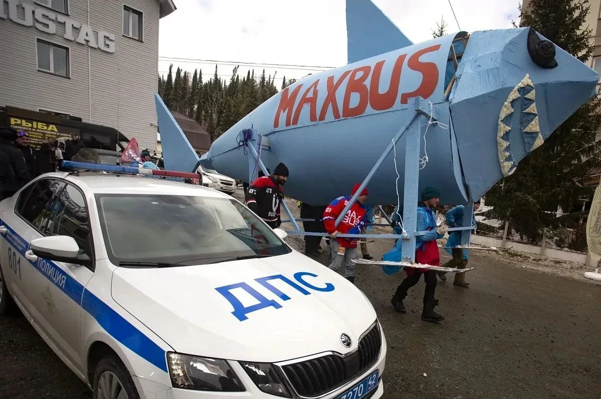 Кузбасские полицейские обеспечили порядок на горнолыжном фестивале «Грелка Фест» Кузбасские полицейские обеспечили порядок на горнолыжном фестивале «Грелка Фест»