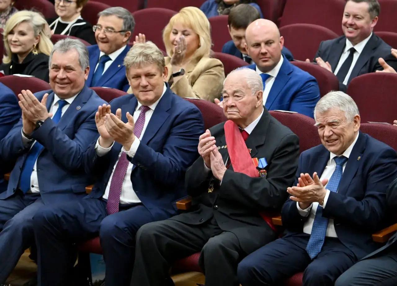 Анатолий Серышев: развитие науки — это инвестиция в будущее нашей страны Анатолий Серышев: развитие науки — это инвестиция в будущее нашей страны