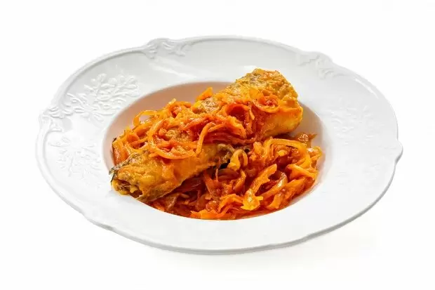 Как приготовить минтай на сковороде с овощами