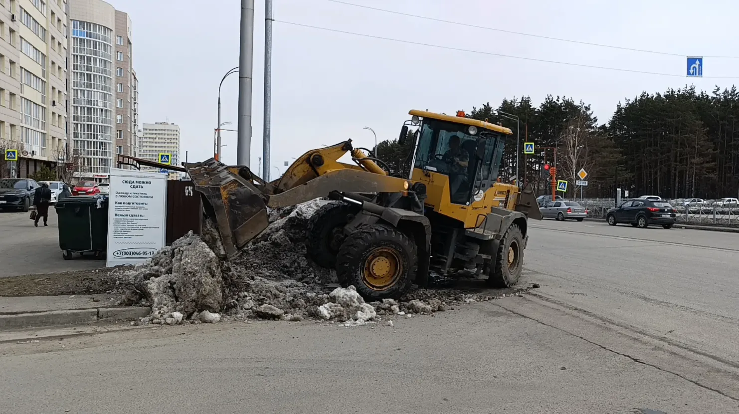 Сегодня ночью дорожные службы выполнили обработку улиц города противогололедными материалами Сегодня ночью дорожные службы выполнили обработку улиц города противогололедными материалами