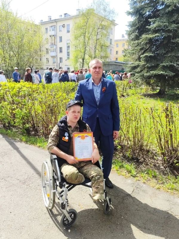 Работники городского электрического транспорта Новокузнецка возложили цветы в память о трамвайщиках, погибших в годы Великой Отечественной войны Работники городского электрического транспорта Новокузнецка возложили цветы в память о трамвайщиках, погибших в годы Великой Отечественной войны