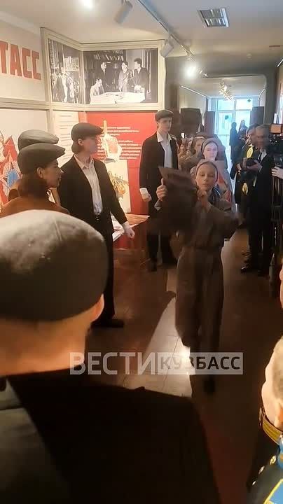 Уникальная выставка плакатов «Окна ТАСС» из собрания Государственного центрального музея современной истории России открывается сегодня в Кемерове