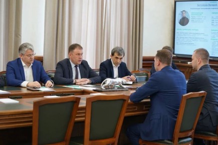 Илья Середюк: Встретился с Валерием Белозеровым — с сегодняшнего дня он возглавляет кузбасское отделение Сбера