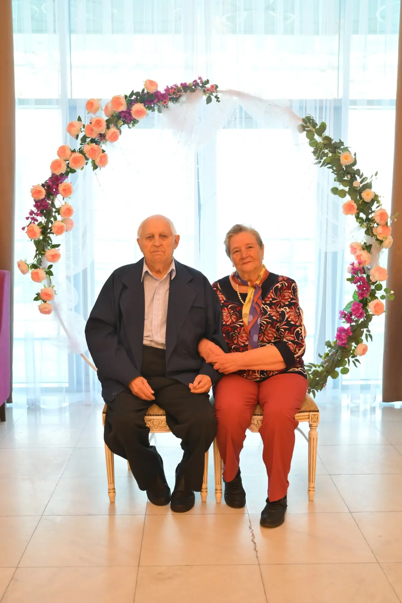 Сегодня, в Международный день семьи, в стенах новокузнецкого ЗАГСа №1 прошло торжественное мероприятие, приуроченное к этому светлому и теплому празднику Сегодня, в Международный день семьи, в стенах новокузнецкого ЗАГСа №1 прошло торжественное мероприятие, приуроченное к этому светлому и теплому празднику