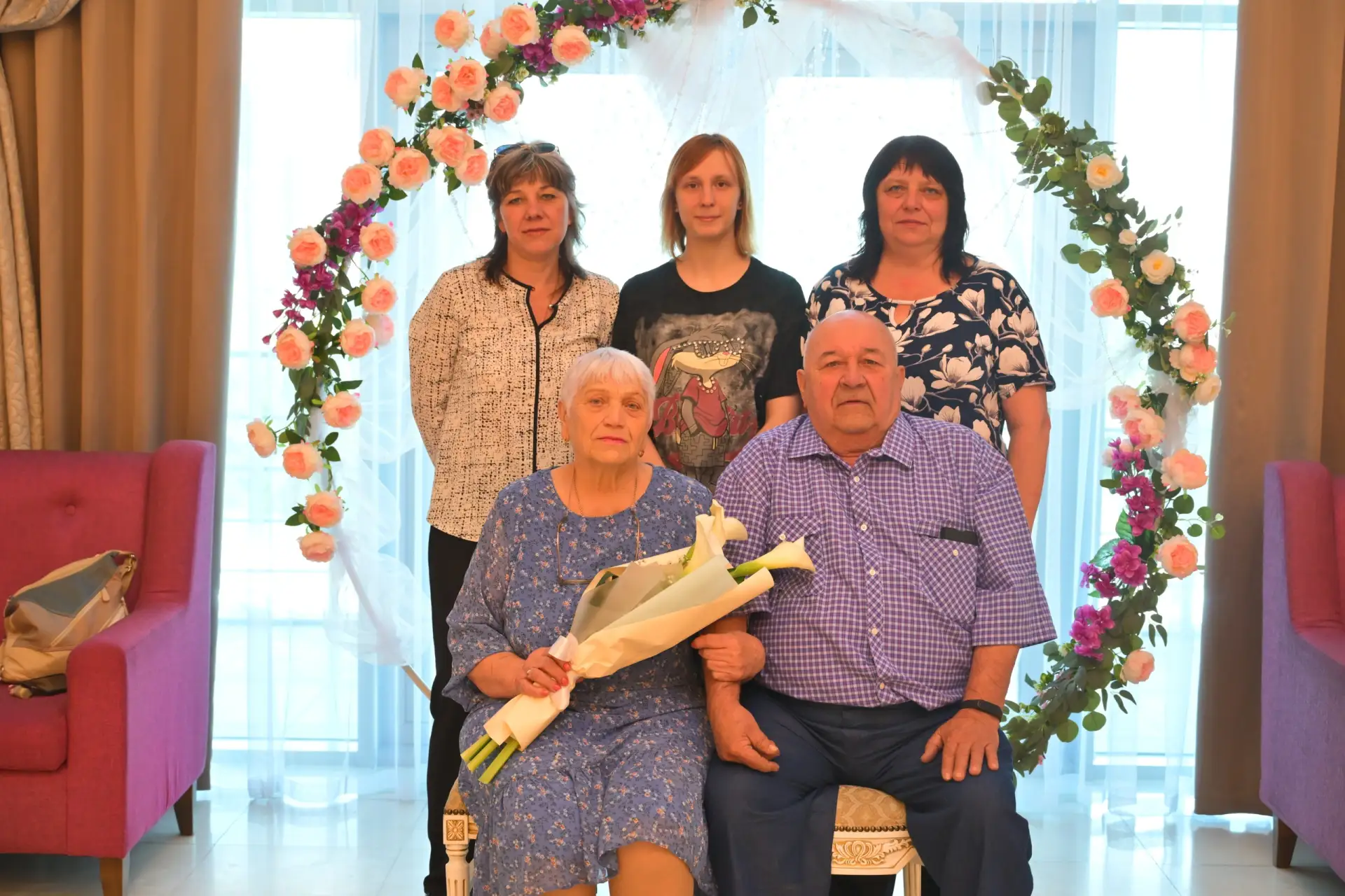 Сегодня, в Международный день семьи, в стенах новокузнецкого ЗАГСа №1 прошло торжественное мероприятие, приуроченное к этому светлому и теплому празднику Сегодня, в Международный день семьи, в стенах новокузнецкого ЗАГСа №1 прошло торжественное мероприятие, приуроченное к этому светлому и теплому празднику
