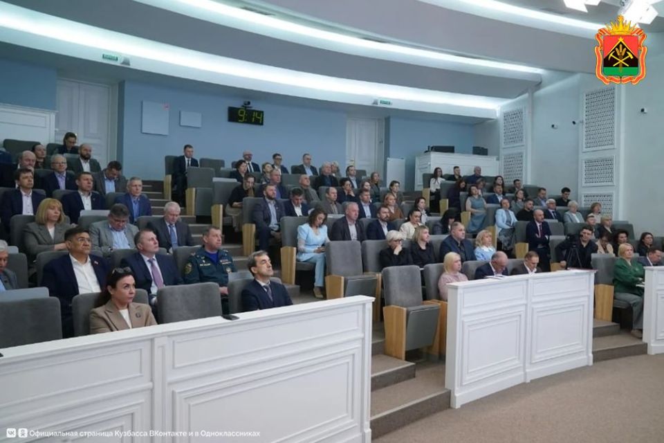Илья Середюк: подачу тепла возобновляем не только в социальные объекты, но и в многоквартирные дома Илья Середюк: подачу тепла возобновляем не только в социальные объекты, но и в многоквартирные дома