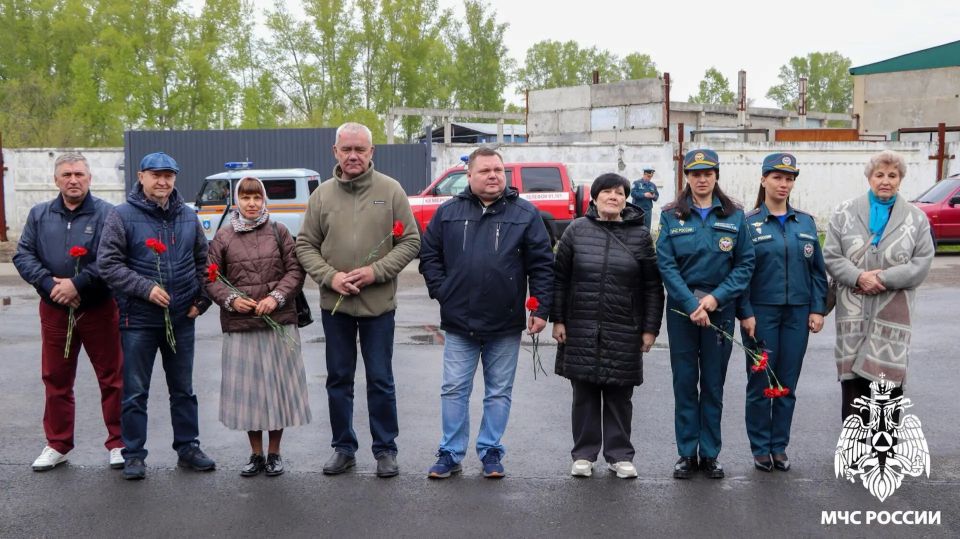 В Кузбассе почтили память огнеборцев, погибших 19 мая 1943 года при тушении пожара на заводе «Коммунар» (№319) В Кузбассе почтили память огнеборцев, погибших 19 мая 1943 года при тушении пожара на заводе «Коммунар» (№319)