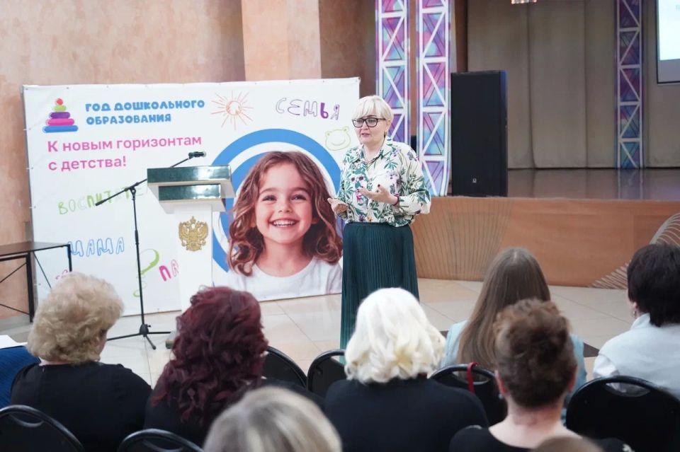 Берёзовский принял заключительный в этом году День министерства образования Берёзовский принял заключительный в этом году День министерства образования