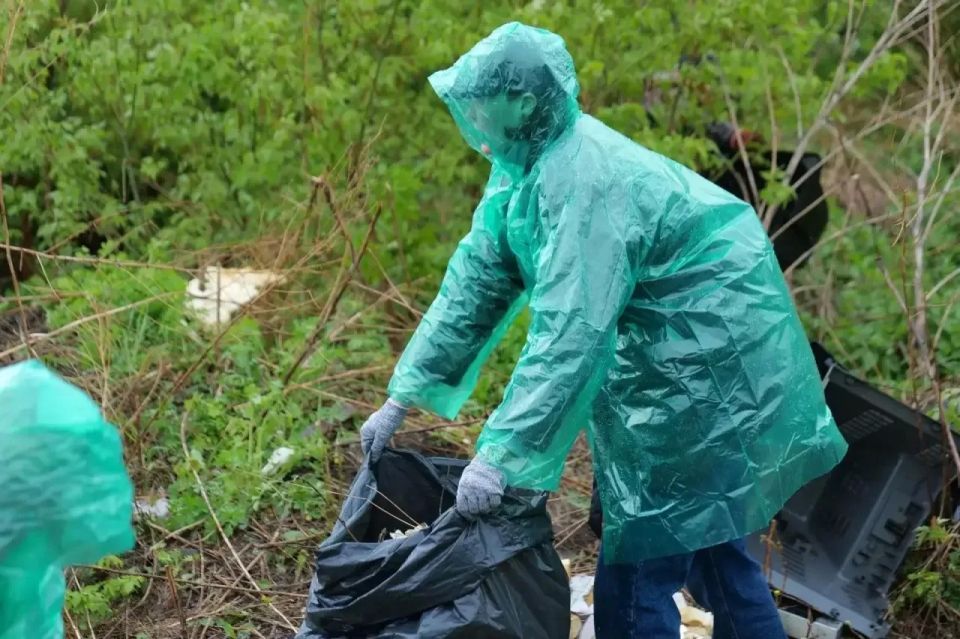 В Кемерове ликвидировали несанкционированную свалку В Кемерове ликвидировали несанкционированную свалку