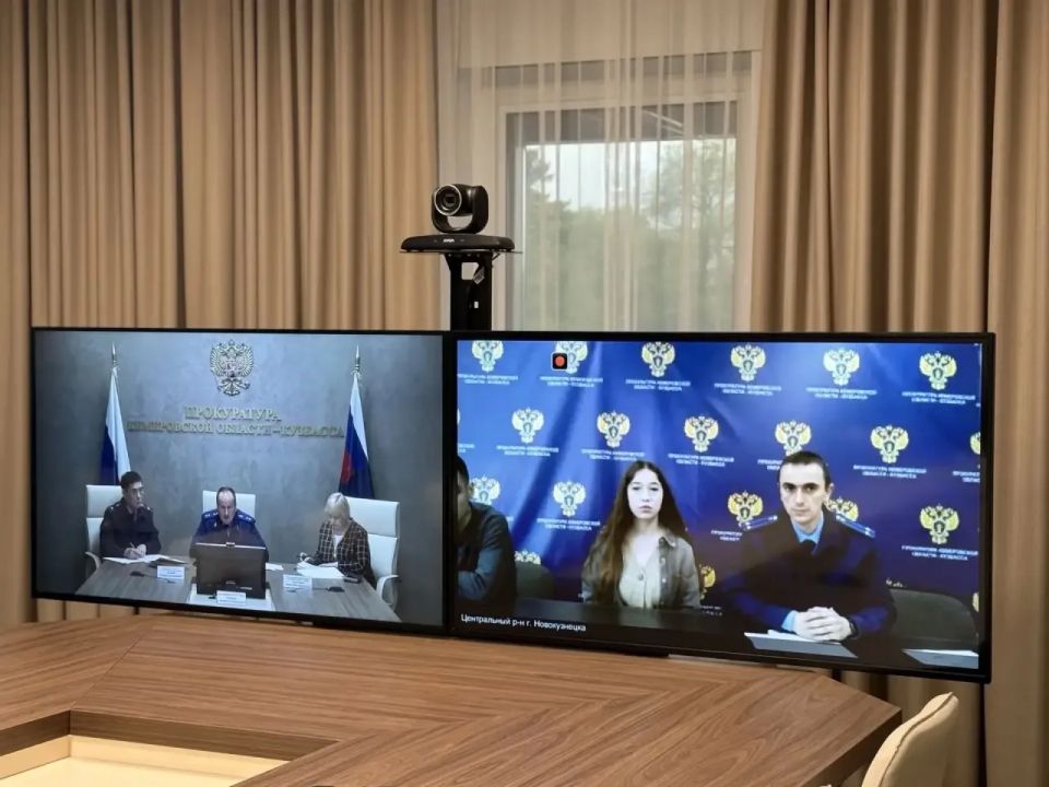 В преддверии Дня защиты детей состоялся тематический прием граждан с участием руководителя СУ СК России по Кемеровской области - Кузбассу Б.Б. Базарова В преддверии Дня защиты детей состоялся тематический прием граждан с участием руководителя СУ СК России по Кемеровской области - Кузбассу Б.Б. Базарова