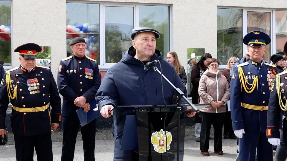 Сегодня последний звонок прозвенел для выпускников Губернаторской кадетской школы-интерната полиции Сегодня последний звонок прозвенел для выпускников Губернаторской кадетской школы-интерната полиции