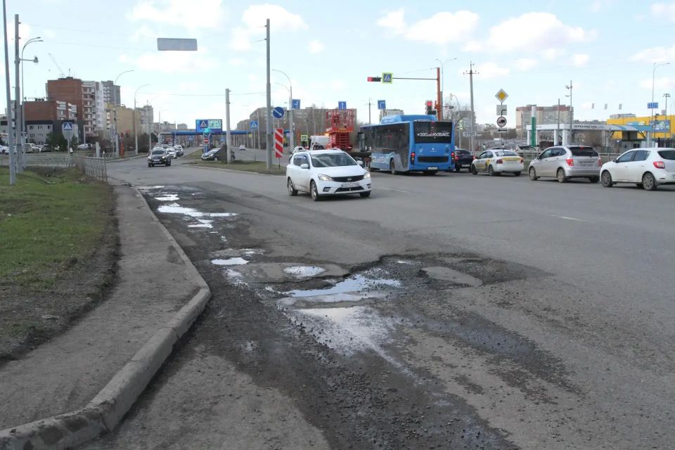 В Кемерове определили подрядчика на ремонт дорог по улицам Марата и Юрия Двужильного В Кемерове определили подрядчика на ремонт дорог по улицам Марата и Юрия Двужильного