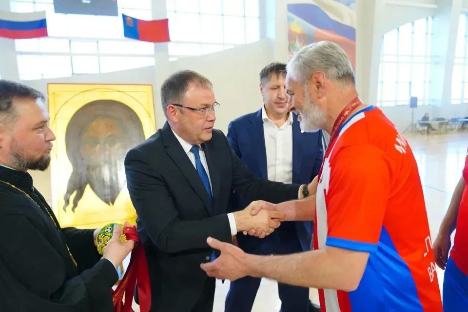 Илья Середюк: Первый турнир по мини-футболу объединил священников Русской и Сербской Православных церквей в Кузбассе Илья Середюк: Первый турнир по мини-футболу объединил священников Русской и Сербской Православных церквей в Кузбассе