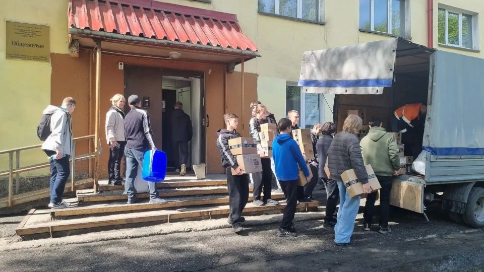 Студенты Кузбасса поддерживают защитников Отечества и их семьи Студенты Кузбасса поддерживают защитников Отечества и их семьи