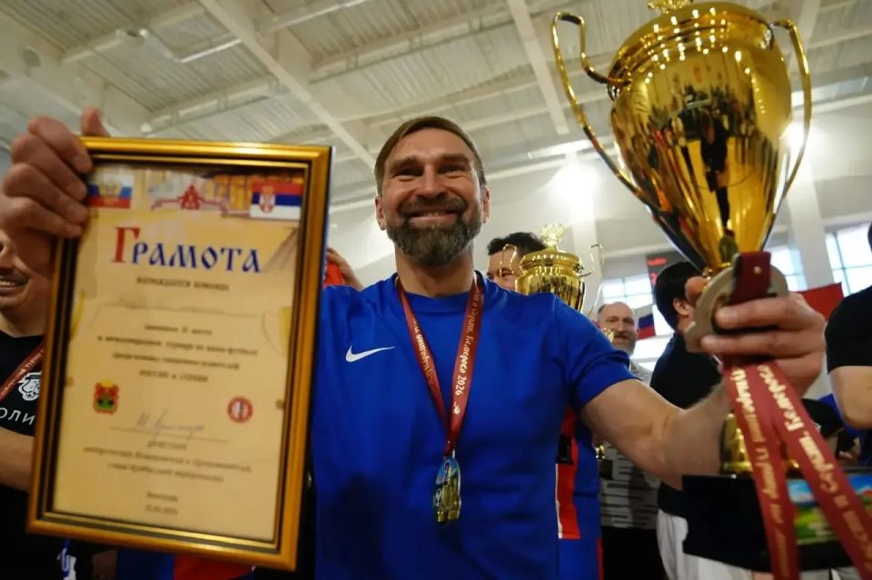 Илья Середюк: Первый турнир по мини-футболу объединил священников Русской и Сербской Православных церквей в Кузбассе Илья Середюк: Первый турнир по мини-футболу объединил священников Русской и Сербской Православных церквей в Кузбассе