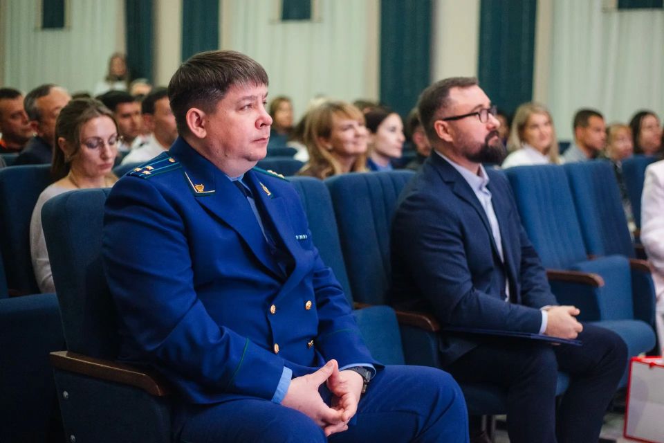 Прокуратурой области в День российского предпринимательства принято участие в Кузбасском форуме креативных индустрий Прокуратурой области в День российского предпринимательства принято участие в Кузбасском форуме креативных индустрий