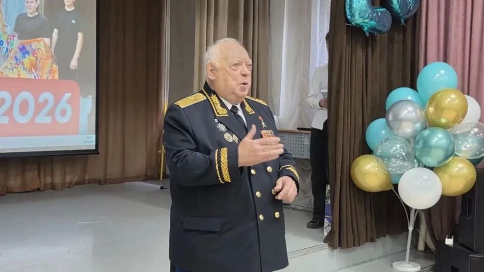 Последний звонок прозвучит сегодня для 9393 кемеровских выпускников Последний звонок прозвучит сегодня для 9393 кемеровских выпускников