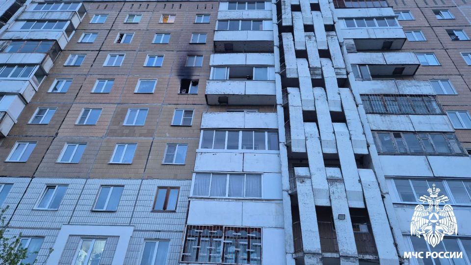 На пожаре в Кемерове спасли 8 человек На пожаре в Кемерове спасли 8 человек