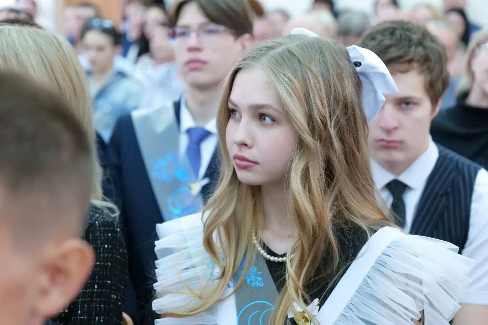 Дмитрий Анисимов: Сегодня в школах города Кемерово знаменательный день – проходят последние звонки Дмитрий Анисимов: Сегодня в школах города Кемерово знаменательный день – проходят последние звонки