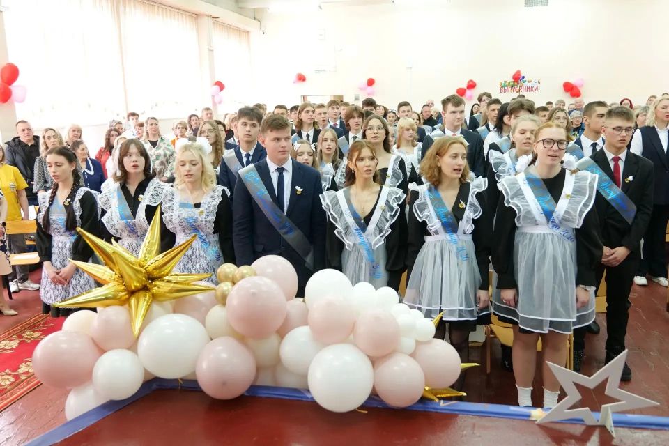 Дмитрий Анисимов: Сегодня в школах города Кемерово знаменательный день – проходят последние звонки Дмитрий Анисимов: Сегодня в школах города Кемерово знаменательный день – проходят последние звонки