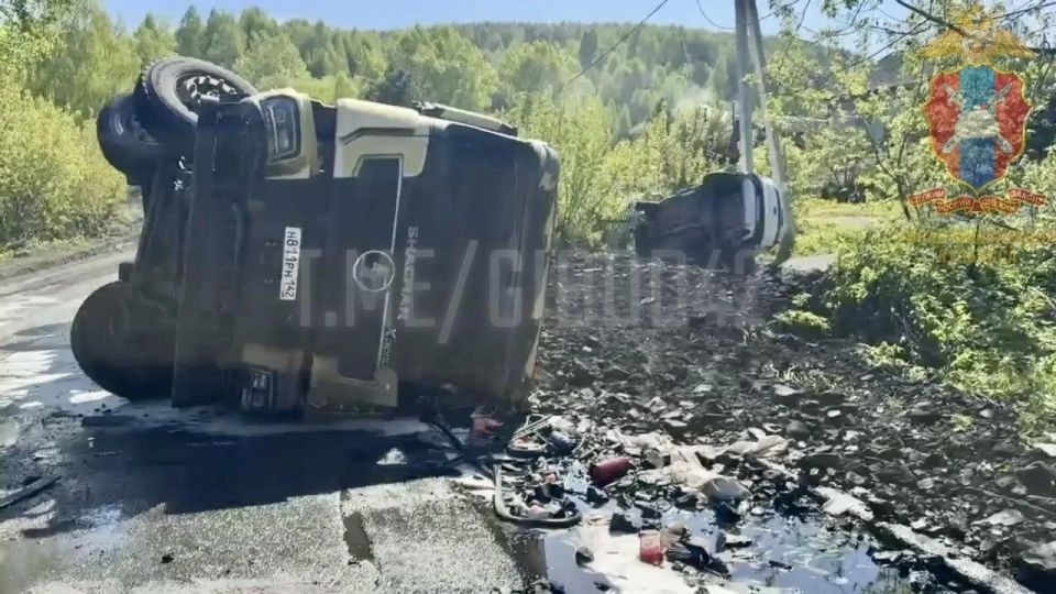 В ДТП с углевозом и двумя легковушками в Осинниках пострадали 5 человек