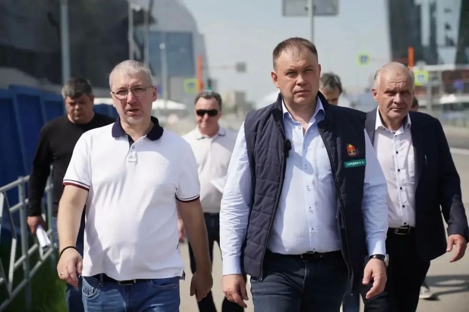 Илья Середюк: Собрал подрядчиков, которые работают на объектах в Кемерово Илья Середюк: Собрал подрядчиков, которые работают на объектах в Кемерово