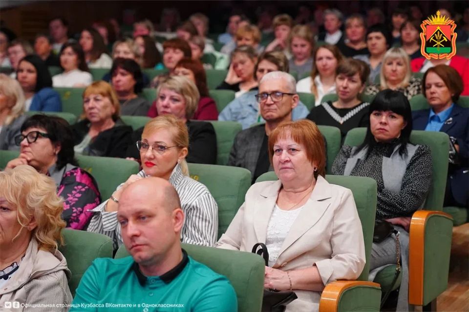 Илья Середюк: Анжеро-Судженскому городскому округу нужно активизировать работу по благоустройству и обновлению дорожной сети Илья Середюк: Анжеро-Судженскому городскому округу нужно активизировать работу по благоустройству и обновлению дорожной сети