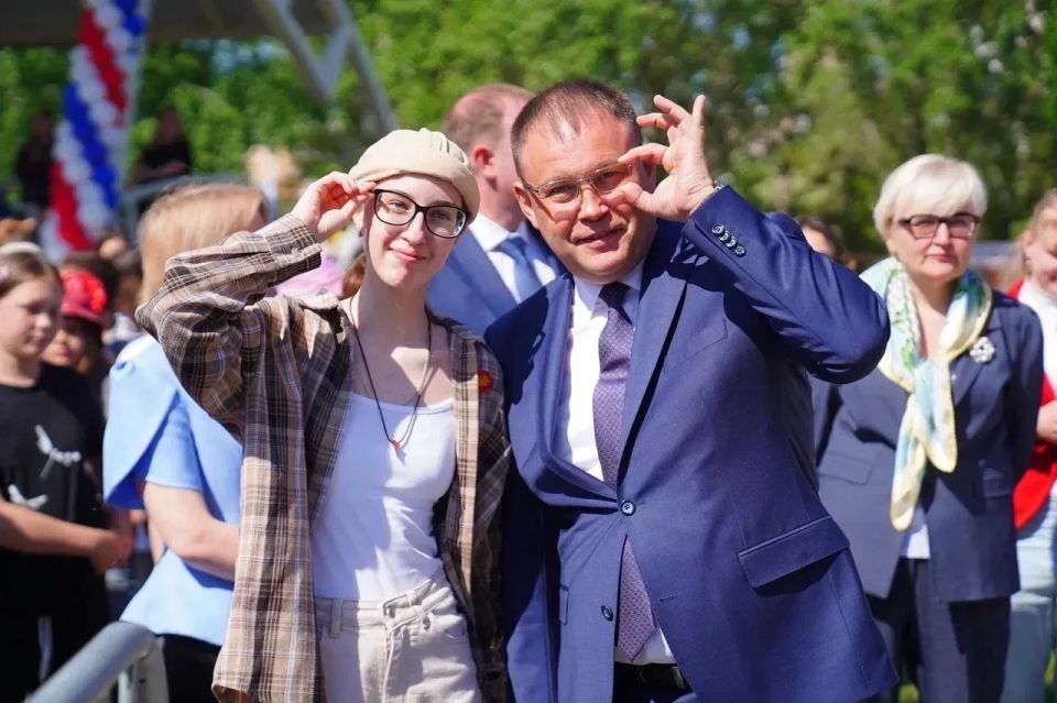 Вместе с Движением Первых губернатор Илья Середюк открыл «Неделю детства» в Кузбассе!