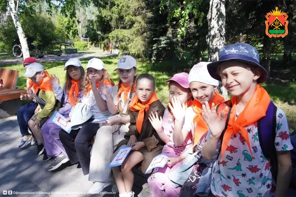 Губернатор Илья Середюк: наша задача — сделать лето каждого ребенка разнообразным, чтобы у каждого был выбор занятий по душе Губернатор Илья Середюк: наша задача — сделать лето каждого ребенка разнообразным, чтобы у каждого был выбор занятий по душе