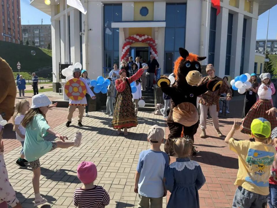Транспортные полицейские Кузбасса обеспечили правопорядок на торжественном открытии детской железной дороги Транспортные полицейские Кузбасса обеспечили правопорядок на торжественном открытии детской железной дороги
