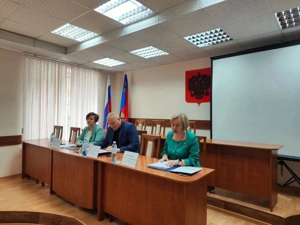 В мае депутаты Парламента Кузбасса продолжили работу на заседаниях Советов народных депутатов муниципальных образований В мае депутаты Парламента Кузбасса продолжили работу на заседаниях Советов народных депутатов муниципальных образований