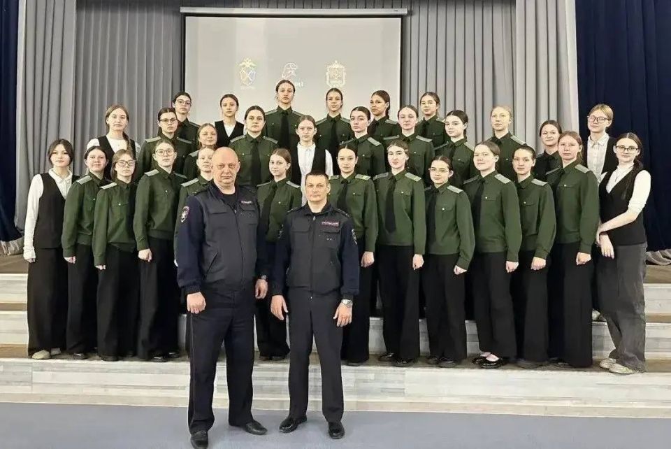 Транспортные полицейские рассказали учащимся Кузбасса о правилах безопасного поведения и угрозах в сети Интернет Транспортные полицейские рассказали учащимся Кузбасса о правилах безопасного поведения и угрозах в сети Интернет