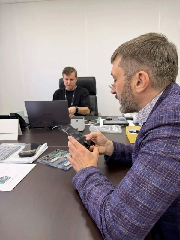 Председатель комитета по экономической политике и предпринимательству Парламента Кузбасса, заместитель председателя Кемеровского регионального отделения Союза машиностроителей России Алексей Редькин посетил кузбасское... Председатель комитета по экономической политике и предпринимательству Парламента Кузбасса, заместитель председателя Кемеровского регионального отделения Союза машиностроителей России Алексей Редькин посетил кузбасское...